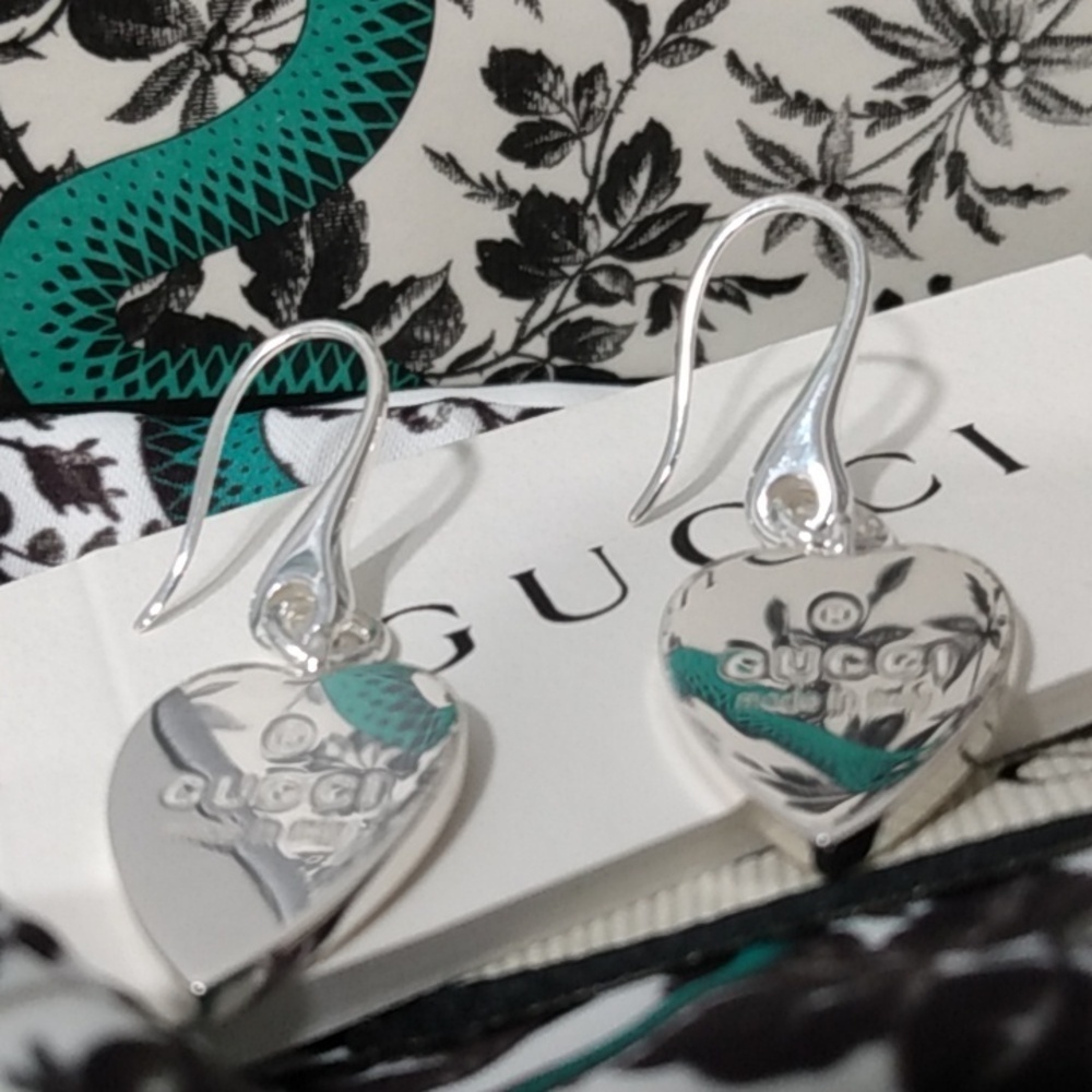 NEW, Gucci Sterling Silver Trademark Heart Dangle Earrings - Picture 6 of 16